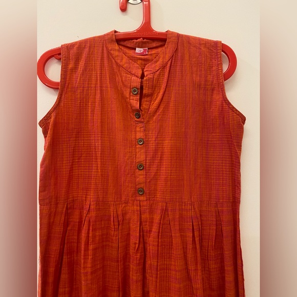 Pink sleeveless dress - Picture 2 of 3